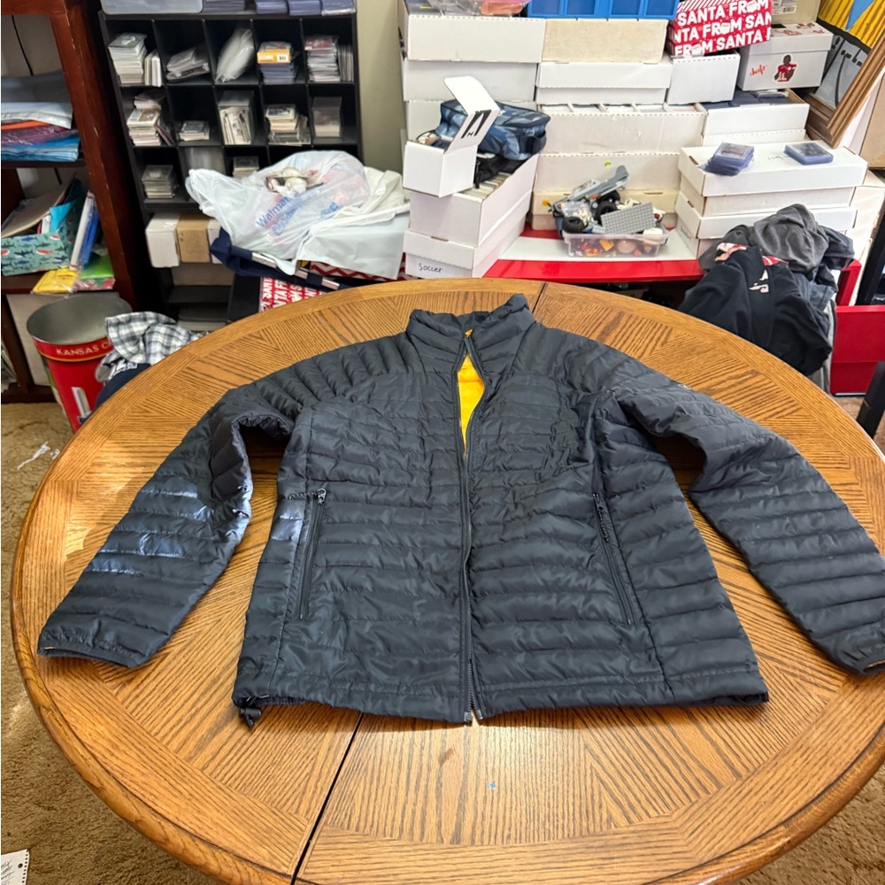 American Eagle Outfitters Yellow and Black Puffer Jacket